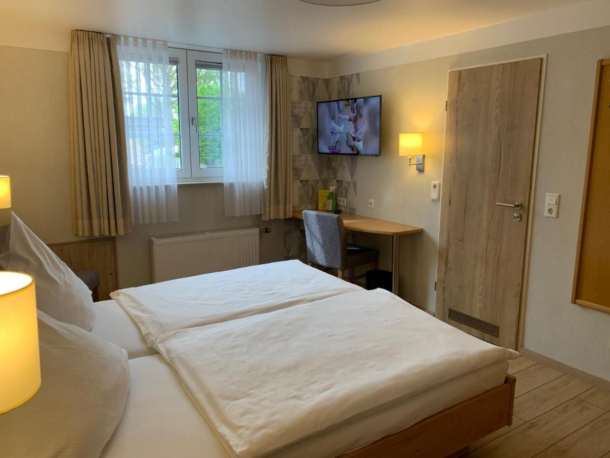 בורקן Hotel-Restaurant Haus Waldesruh מראה חיצוני תמונה