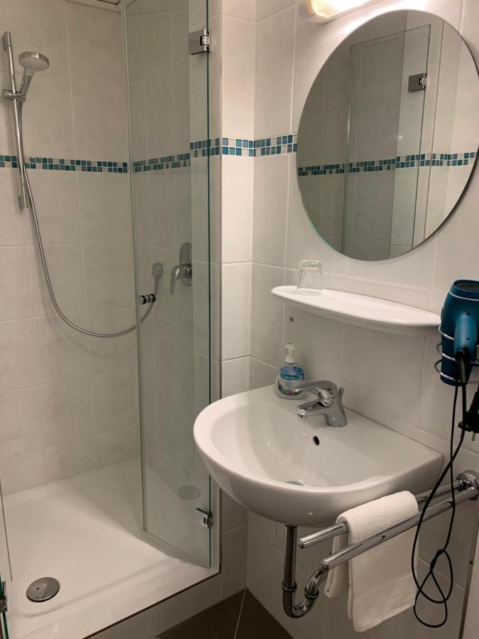 בורקן Hotel-Restaurant Haus Waldesruh מראה חיצוני תמונה