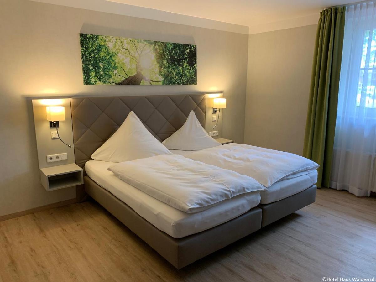 בורקן Hotel-Restaurant Haus Waldesruh מראה חיצוני תמונה