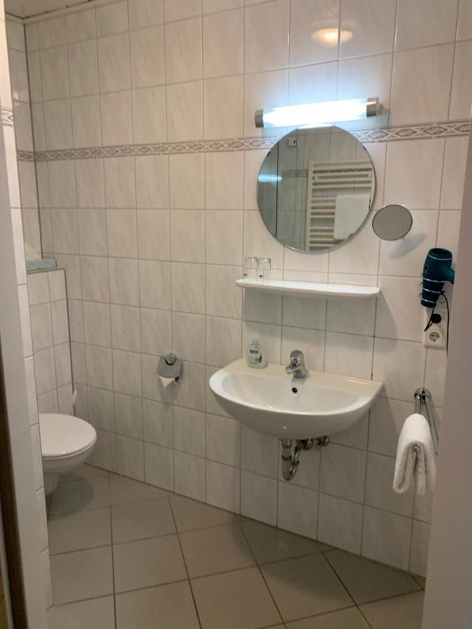 בורקן Hotel-Restaurant Haus Waldesruh מראה חיצוני תמונה