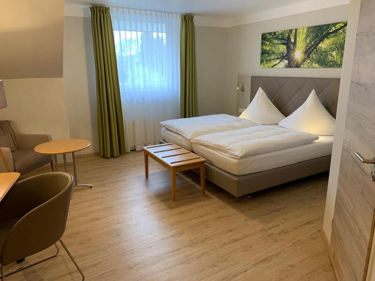 בורקן Hotel-Restaurant Haus Waldesruh מראה חיצוני תמונה