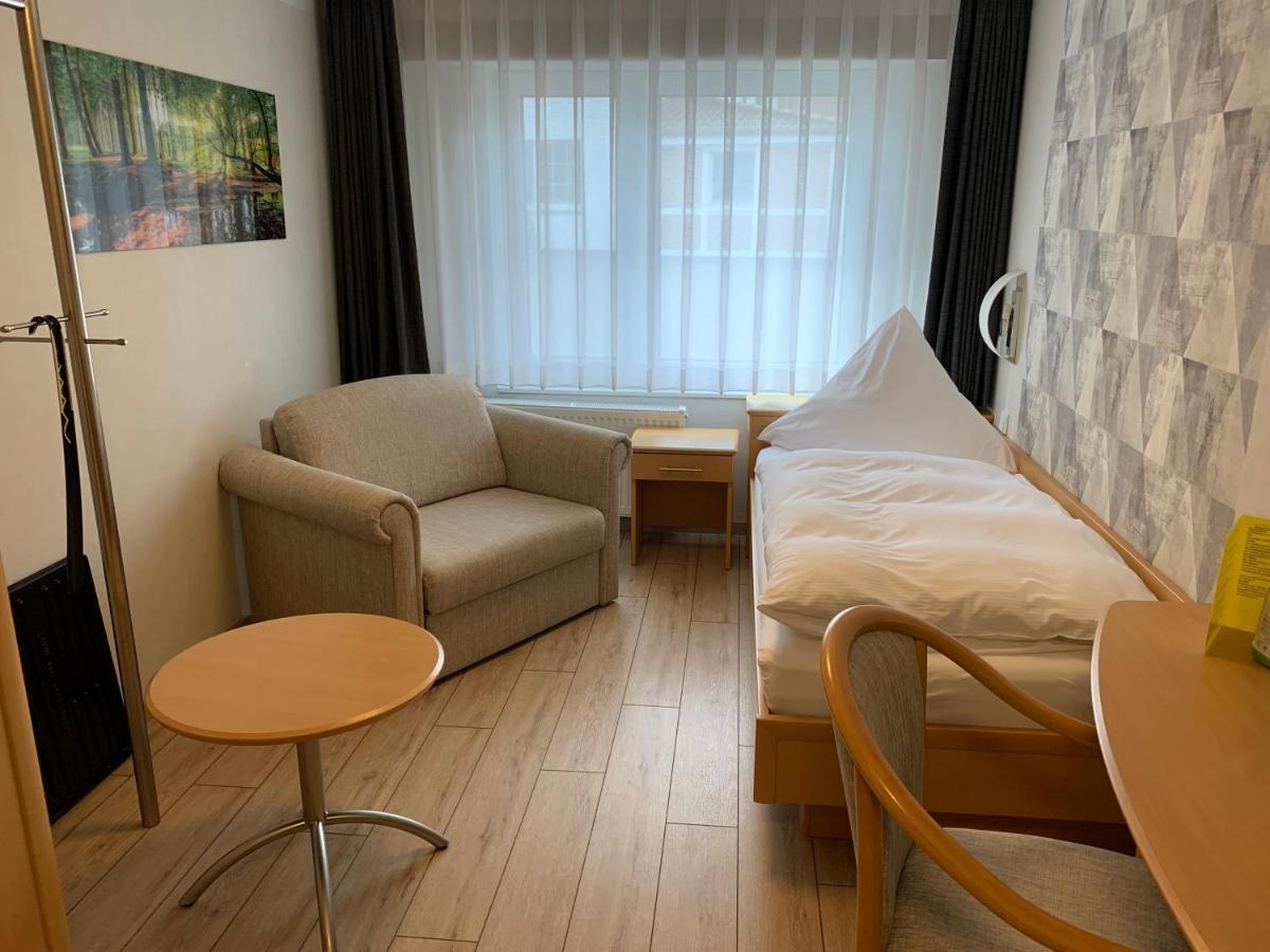 בורקן Hotel-Restaurant Haus Waldesruh מראה חיצוני תמונה