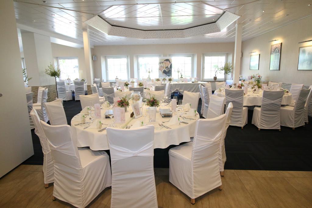 בורקן Hotel-Restaurant Haus Waldesruh מראה חיצוני תמונה