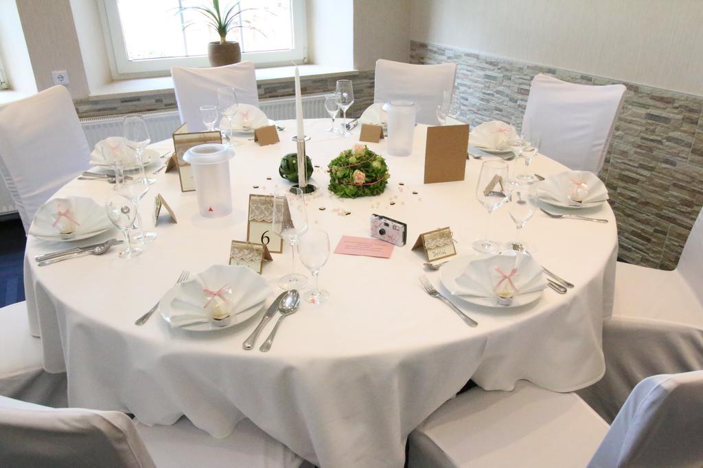 בורקן Hotel-Restaurant Haus Waldesruh מראה חיצוני תמונה