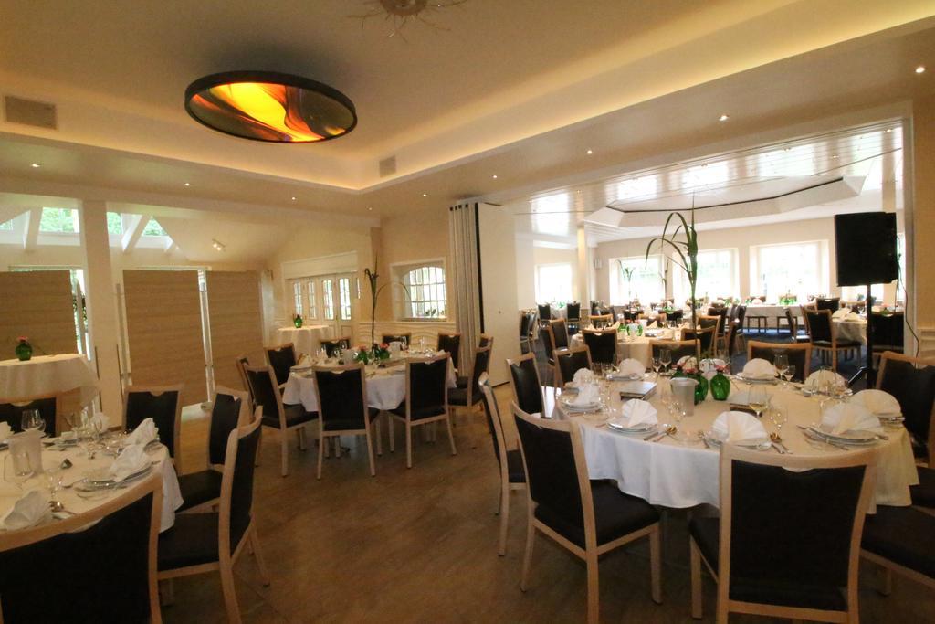 בורקן Hotel-Restaurant Haus Waldesruh מראה חיצוני תמונה