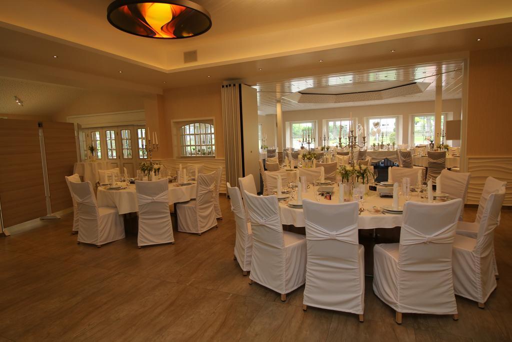 בורקן Hotel-Restaurant Haus Waldesruh מראה חיצוני תמונה